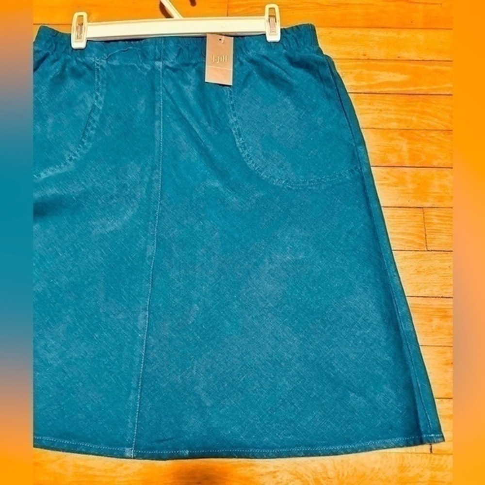 - NWT J.Jill Sz SP  100% Linen Skirt
